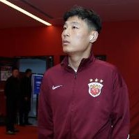 东体：武磊现在膝盖显示仍有碎骨，比赛前要吃止痛药